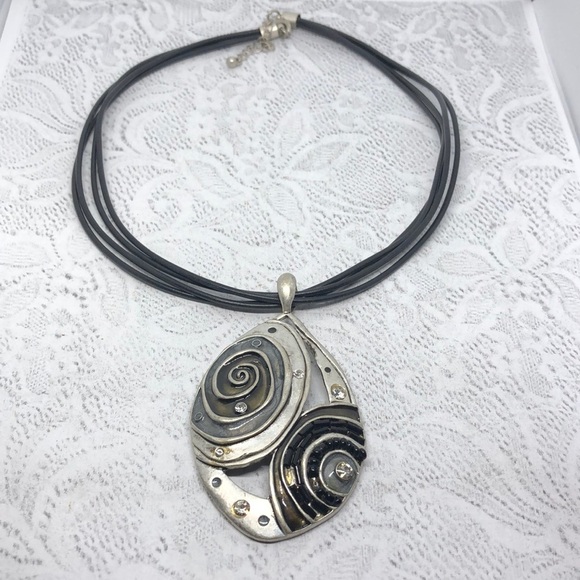 Modernist style statement abstract design pendant necklace - Picture 2 of 4